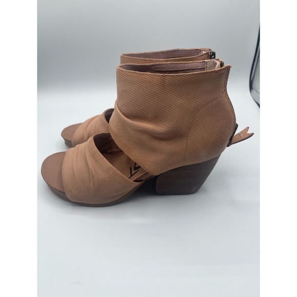 OTBT PATCHOULI IN MAUVE HEELED‎ SANDALS - Picture 3 of 8